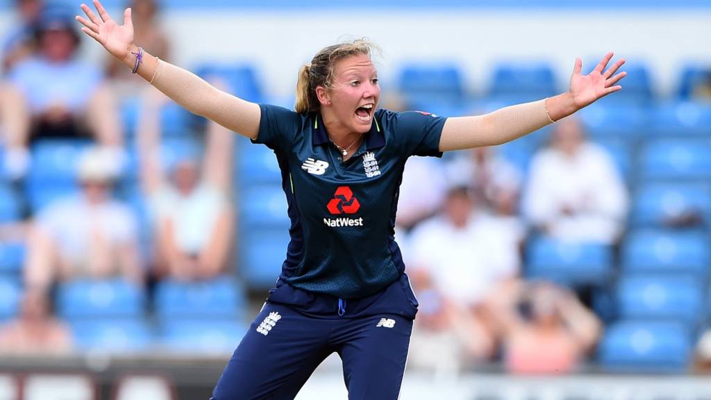 Katie-George-is-happy-to-come-back-after-her-injury--36-79.jpg
