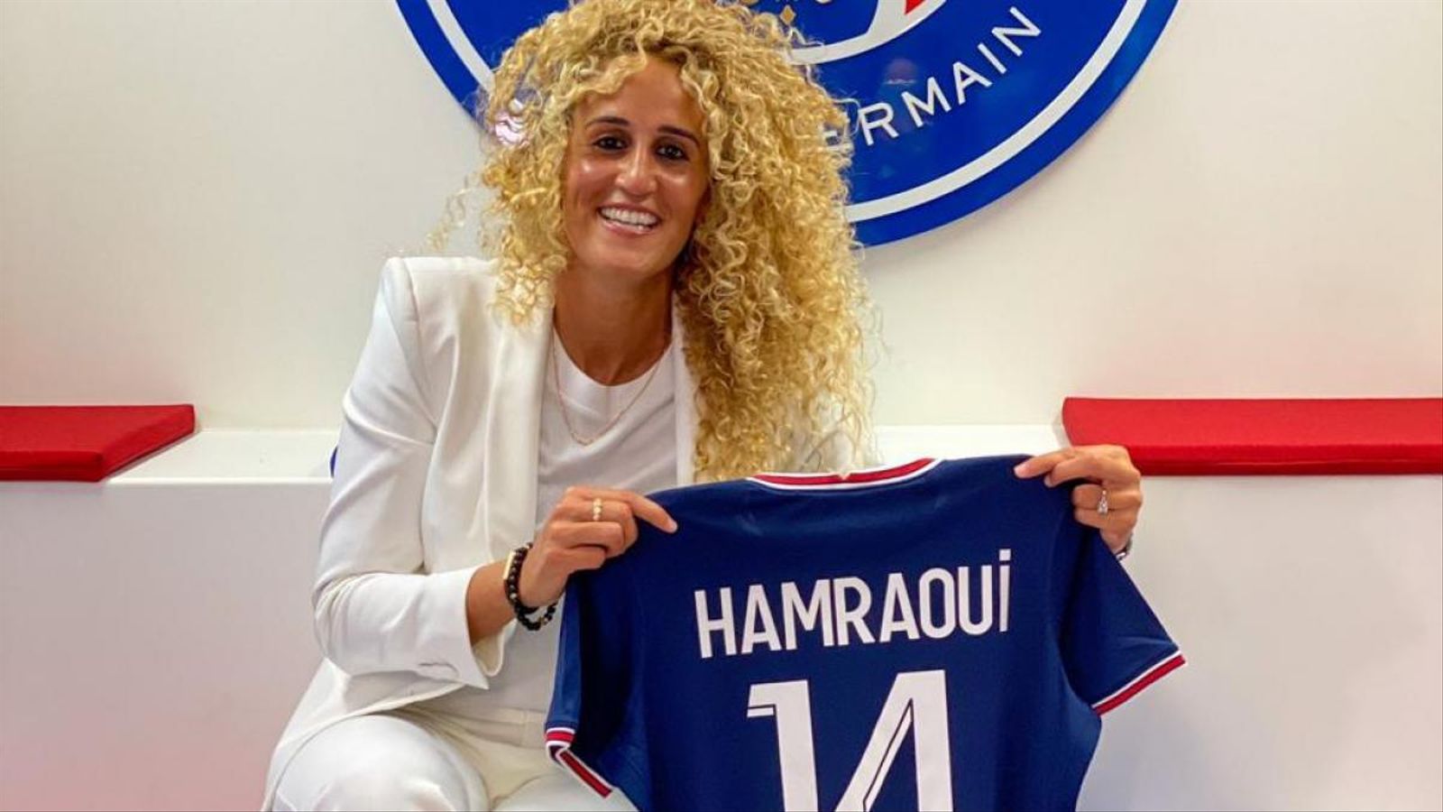 Kheira-Hamraoui-has-spoken-about-the-death-threats--28-82.jpg