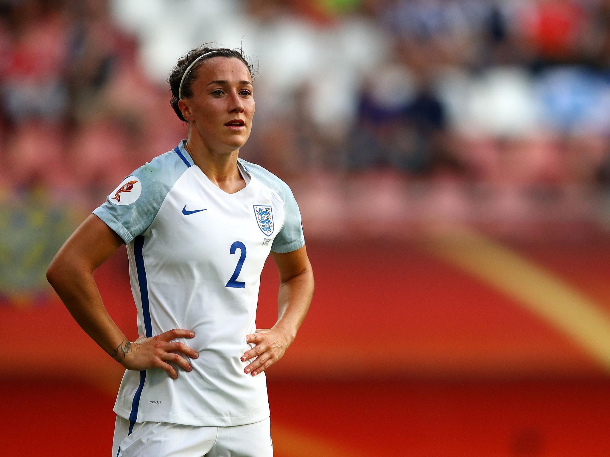 Lucy-Bronze-has-an-intention-to-help-giving-a-voice-to-everyone-in-womens-football-40-69.jpg