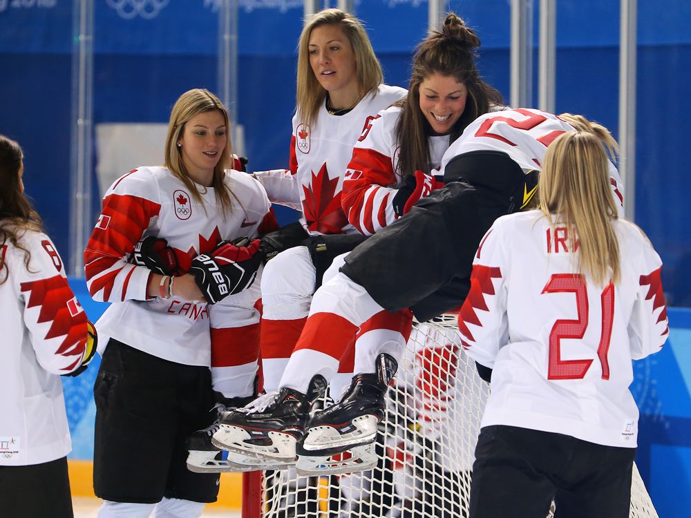 Roly-Webster-exlains-how-great-leadership-and-coaching-help-Canadian-Women-Hockey-teams-to-win--20-83.jpg