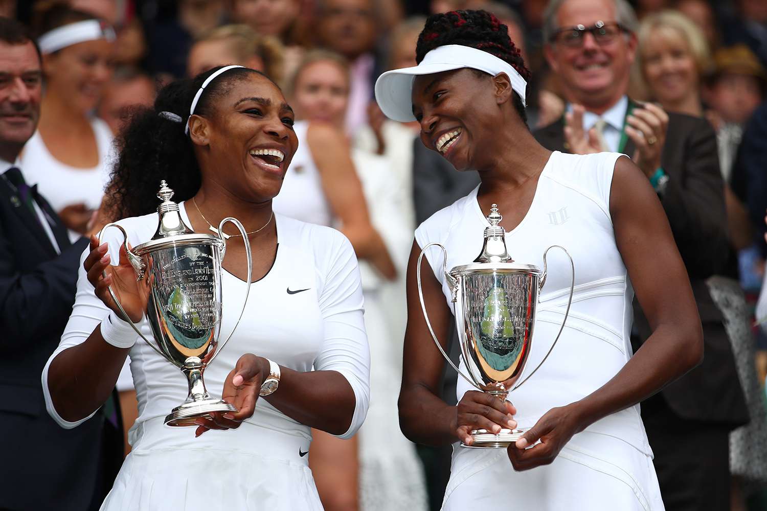 Serena-Williams-and-her-sister-Venus-will-help-making-the-film-about-1971-Womens-World-Cup--95-18.jpg