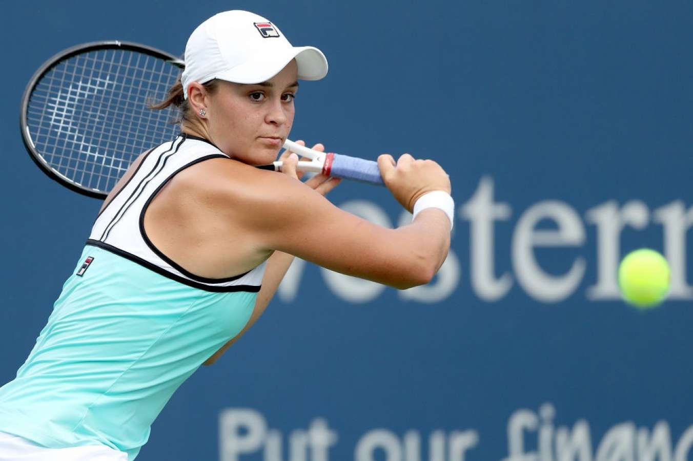 Tennis-star-Ash-Barty-has-revealed-she-is-pregnant-with-her-first-child--74-90.jpg